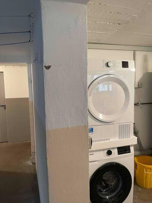 Geraeumige In Ruhiger Lage In Mit Netflix Apartment *